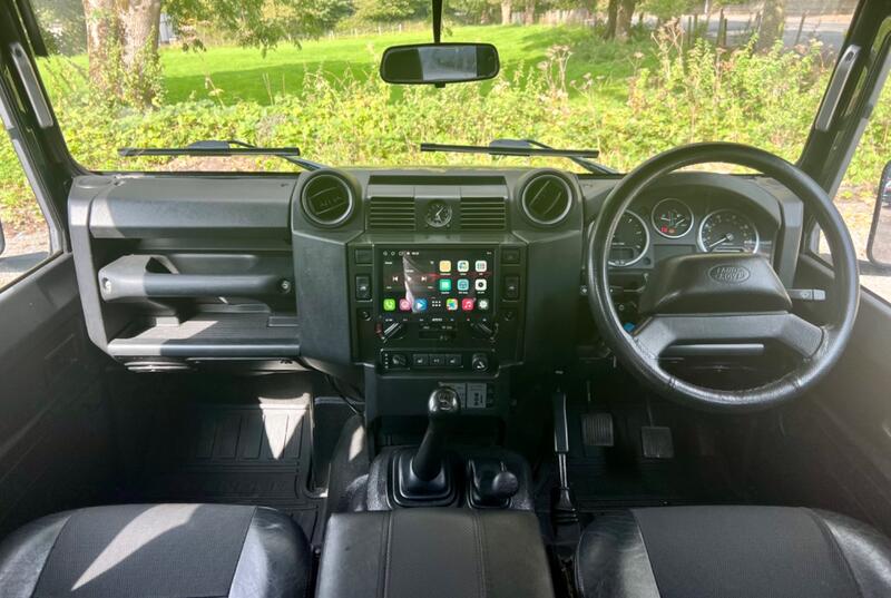LAND ROVER DEFENDER 90