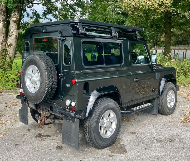LAND ROVER DEFENDER 90