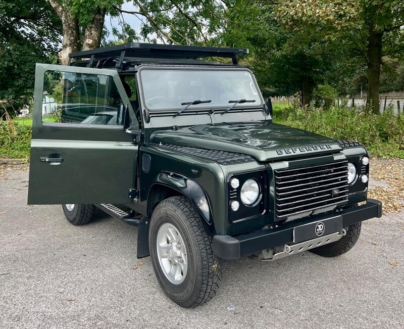 LAND ROVER DEFENDER 90