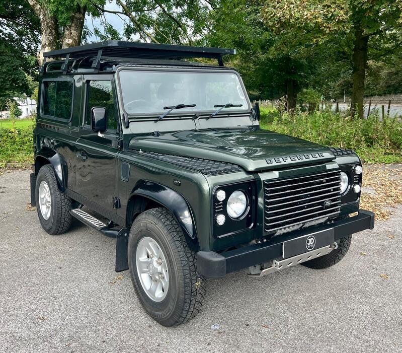 LAND ROVER DEFENDER 90