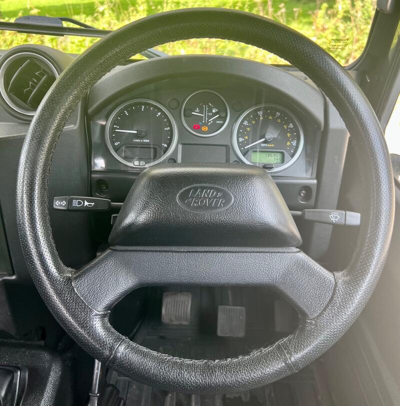 LAND ROVER DEFENDER 90