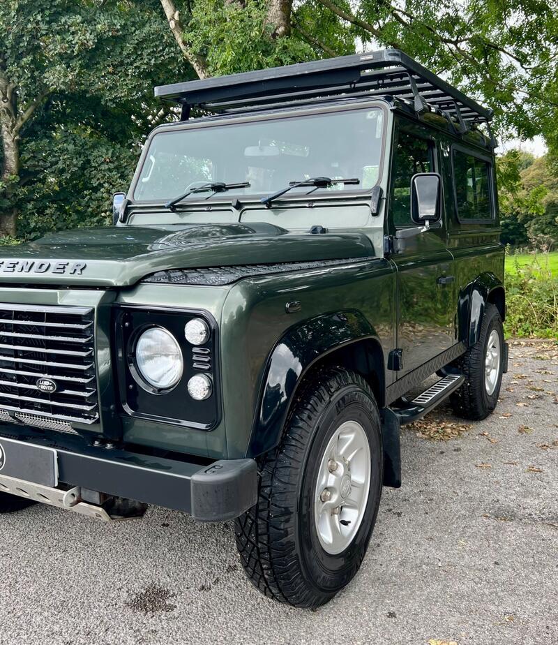 LAND ROVER DEFENDER 90