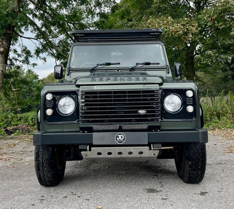LAND ROVER DEFENDER 90