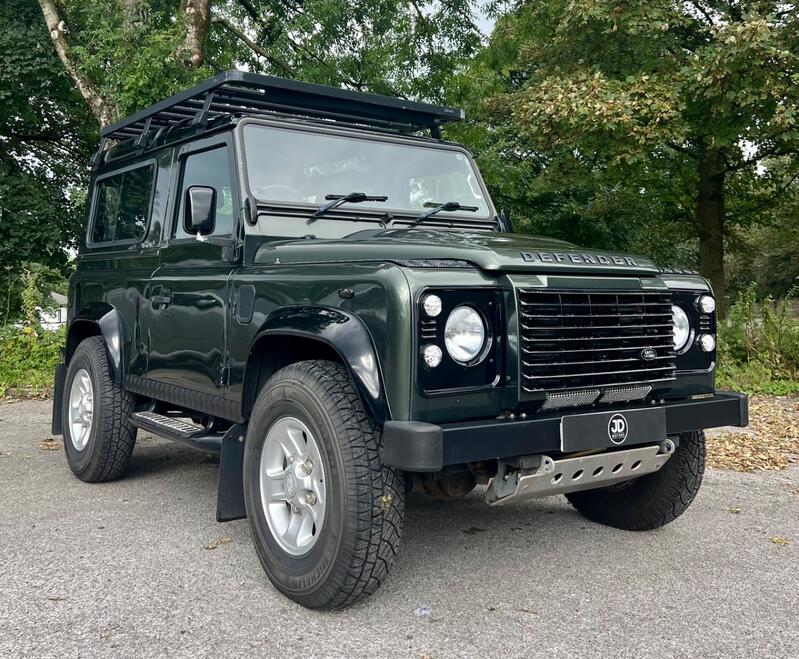 LAND ROVER DEFENDER 90