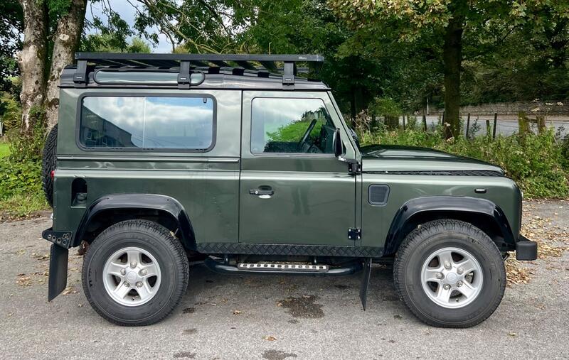 LAND ROVER DEFENDER 90