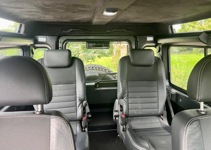 LAND ROVER DEFENDER 90