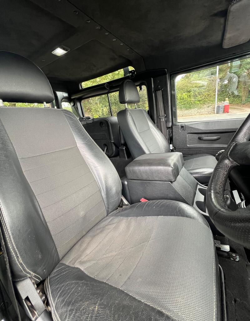 LAND ROVER DEFENDER 90
