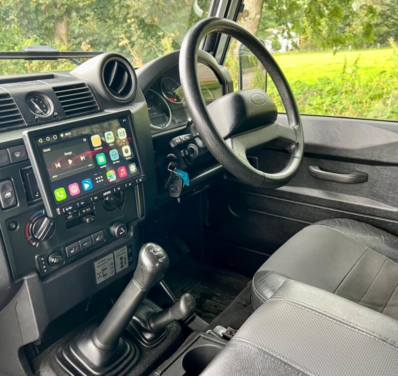 LAND ROVER DEFENDER 90