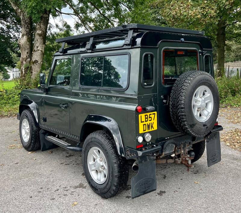 LAND ROVER DEFENDER 90