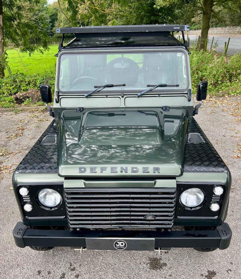 LAND ROVER DEFENDER 90