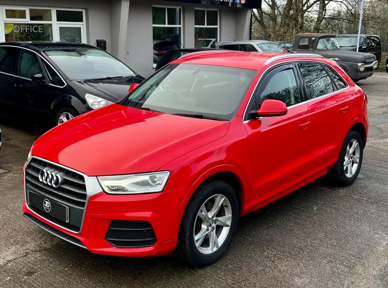 AUDI Q3