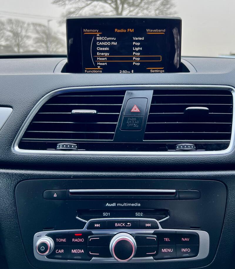 AUDI Q3