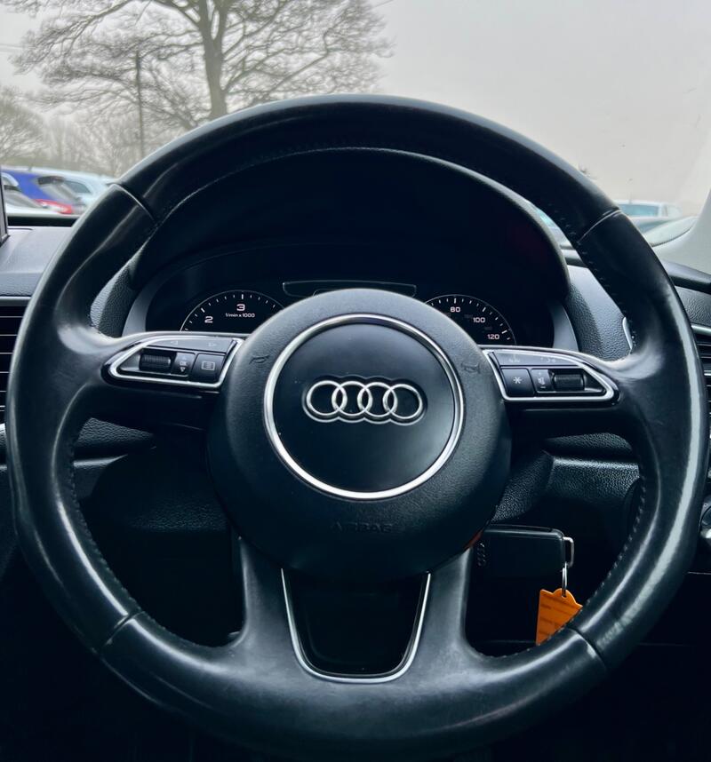 AUDI Q3