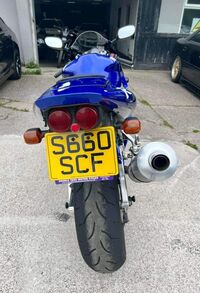 YAMAHA R1