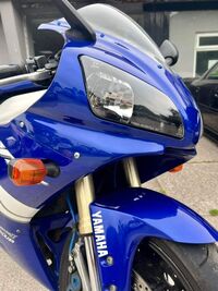 YAMAHA R1