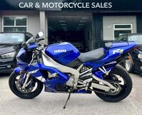 YAMAHA R1